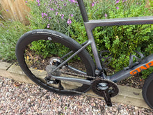 Load image into Gallery viewer, JKS-R1i 105 Di2 AERO PACK